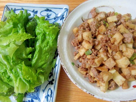 筍豚肉味噌炒めレタスロール